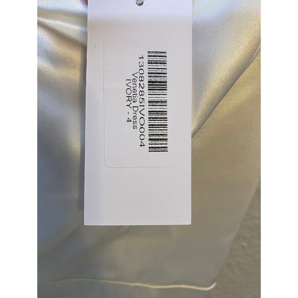 Reformation NWT Venetia Dress in Ivory 4 - Picture 8 of 8